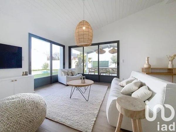 Maison 5 pièces de 115 m² à Rivedoux-Plage (17940)