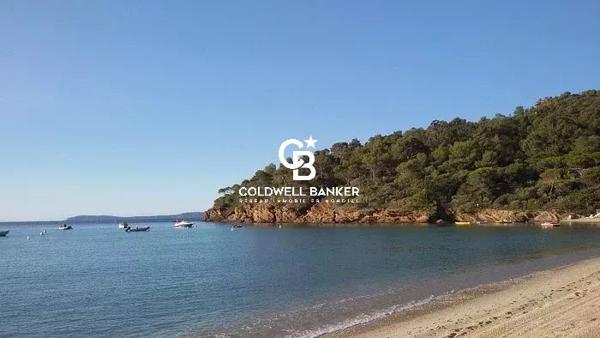 Immeuble à vendre Le Lavandou - 83980 / Réf: 010