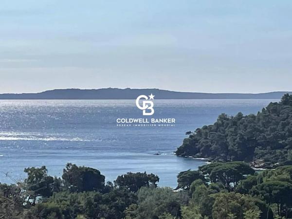 Immeuble à vendre Le Lavandou - 83980 / Réf: 010