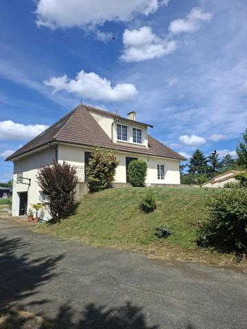 Vente                                                      Maison
                        
                     5 pièces                                         à Sèvres-Anxaumont