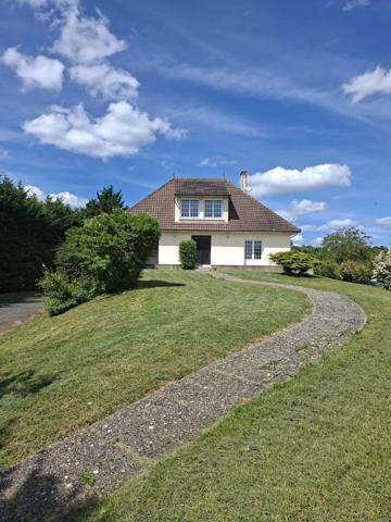 Vente                                                      Maison
                        
                     5 pièces                                         à Sèvres-Anxaumont