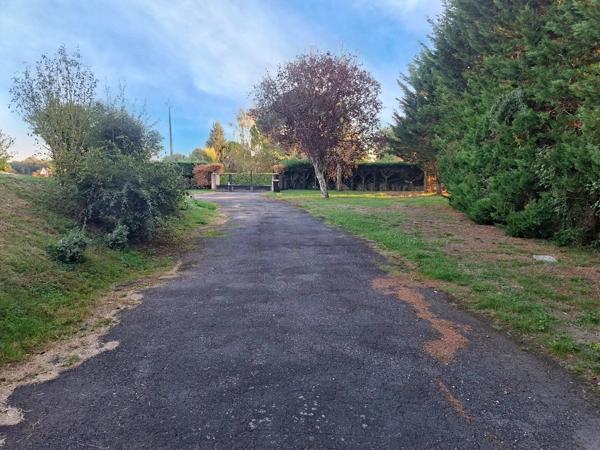 Vente                                                      Maison
                        
                     5 pièces                                         à Sèvres-Anxaumont
