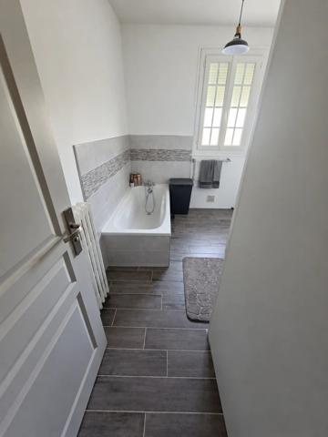 Vente                                                      Maison
                        
                     5 pièces                                         à Sèvres-Anxaumont
