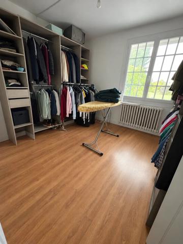 Vente                                                      Maison
                        
                     5 pièces                                         à Sèvres-Anxaumont