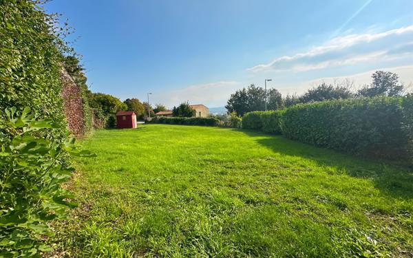 Terrain à vendre    Soyons