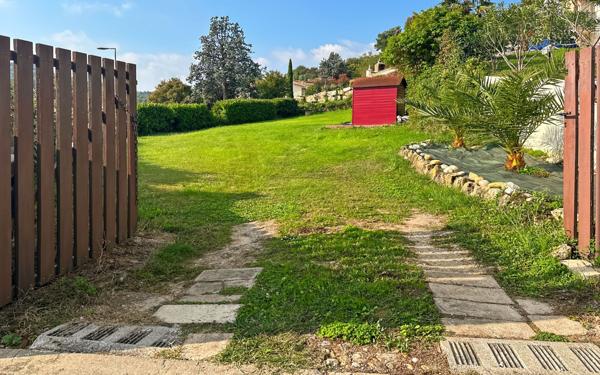 Terrain à vendre    Soyons