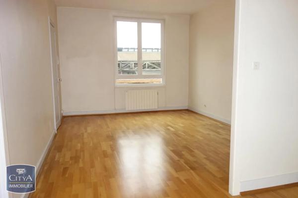 Appartement à louer 2 pièces 65.18m² Mâcon (71000)