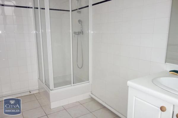 Appartement à louer 2 pièces 65.18m² Mâcon (71000)