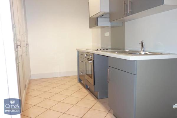 Appartement à louer 2 pièces 65.18m² Mâcon (71000)
