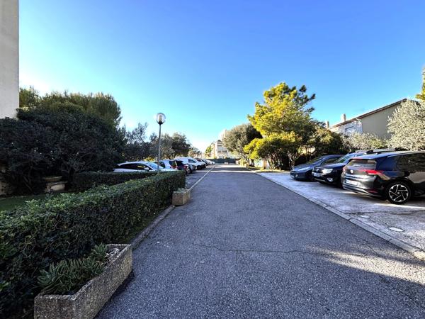 Appartement à vendre studio vue mer, garage, cave ANTIBES (06)