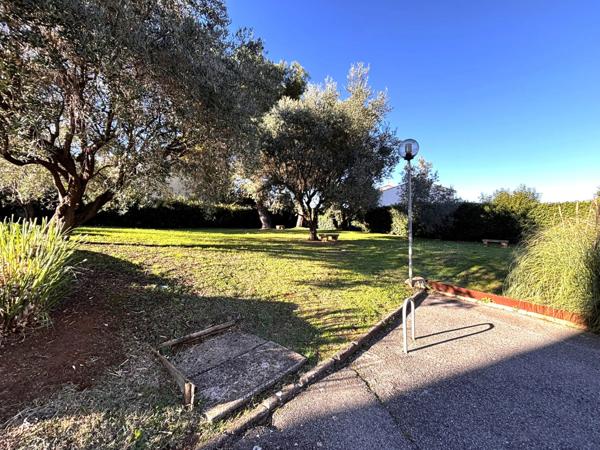 Appartement à vendre studio vue mer, garage, cave ANTIBES (06)