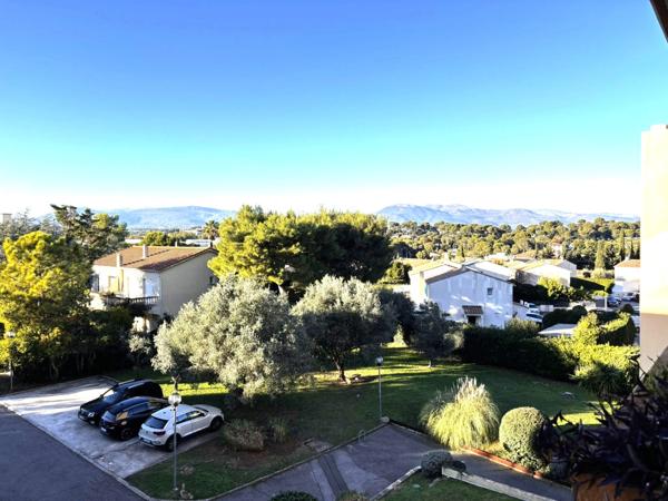 Appartement à vendre studio vue mer, garage, cave ANTIBES (06)