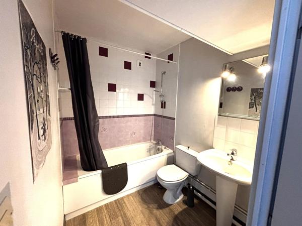 Appartement à vendre studio vue mer, garage, cave ANTIBES (06)