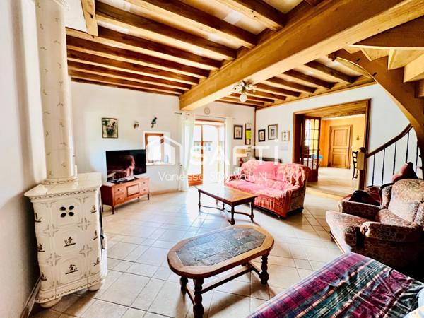 Longère en pierre avec dépendance sur 1760 m2 clos