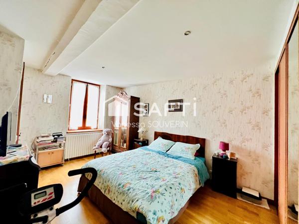 Longère en pierre avec dépendance sur 1760 m2 clos