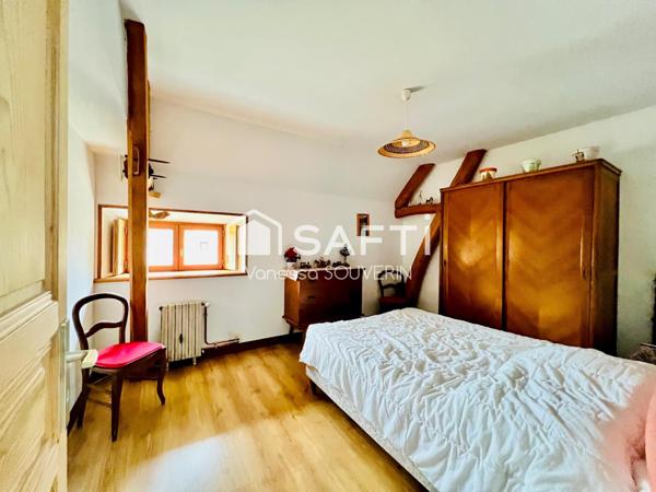 Longère en pierre avec dépendance sur 1760 m2 clos