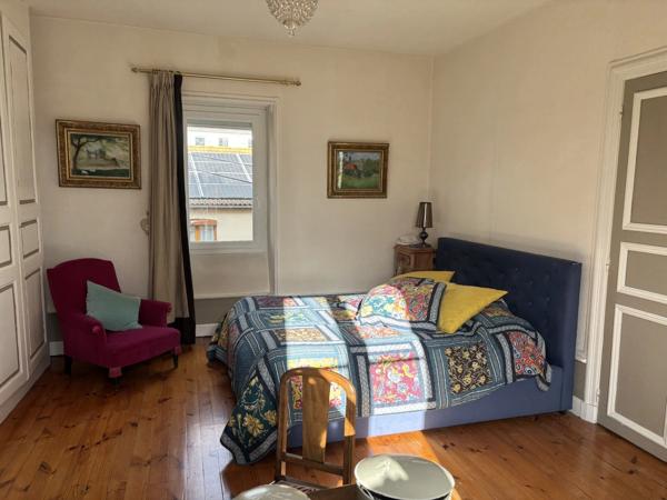 Belle propriété de 1832 de 270 m², terrain clos 1 458 m²