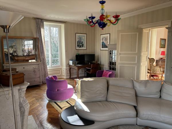 Belle propriété de 1832 de 270 m², terrain clos 1 458 m²