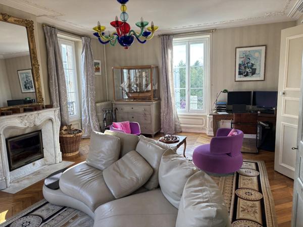 Belle propriété de 1832 de 270 m², terrain clos 1 458 m²