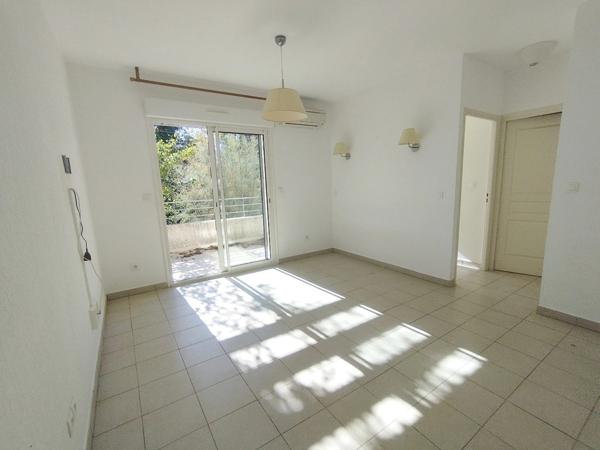 Appartement T2, résidence bord de mer et piscine à POGGIO MEZZANA (HAUTE CORSE)