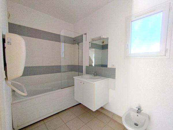 Appartement T2, résidence bord de mer et piscine à POGGIO MEZZANA (HAUTE CORSE)