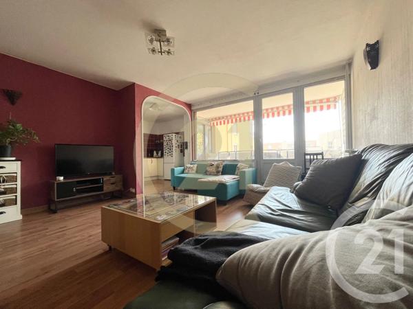 Appartement F4 à vendre  4 pièces - 90,70 m 2   VENISSIEUX  - 69