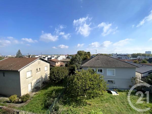 Appartement F4 à vendre  4 pièces - 90,70 m 2   VENISSIEUX  - 69