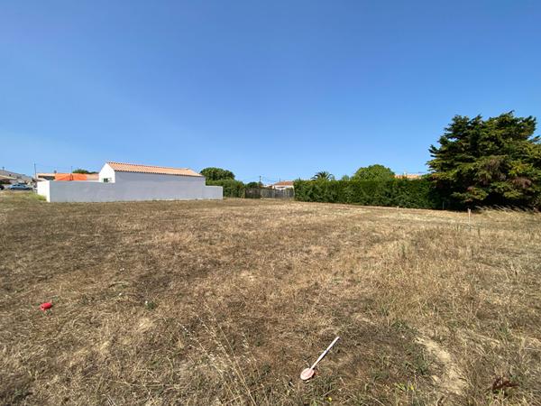 SAINT DENIS - Terrain à bâtir - 799 m²