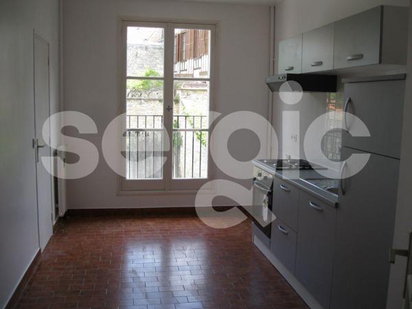Location 3 Pieces 85 60200 Compiegne 43 0544 01 0001