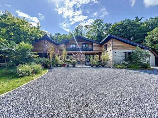 Maison Gouvieux avec dépendances sur terrain 2500m² avec piscine