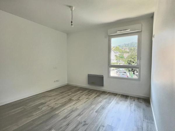 NOUVEAUTÉ – Dernier étage en hyper-centre de Bonne