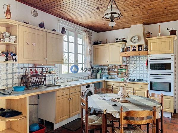 À vendre - Maison individuelle, 5 pièces située à Château-la-Vallière (37330)