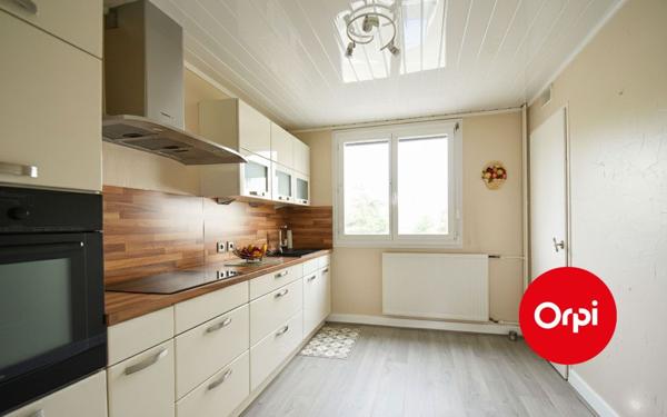 Appartement à vendre    3 pièces • 65,80 m2 Saint-Priest