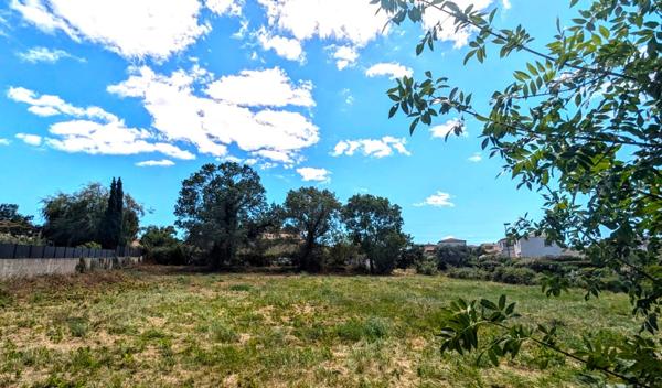 terrain constructible viabilisé 1000 m²