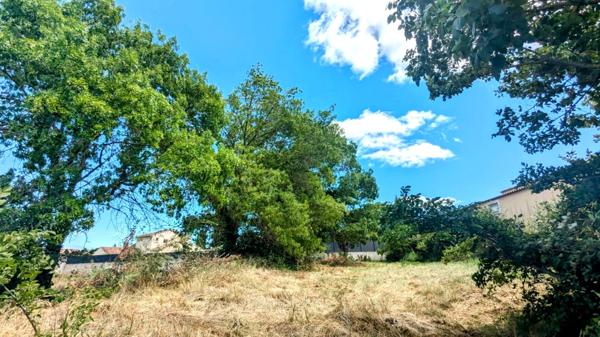 terrain constructible viabilisé 1000 m²