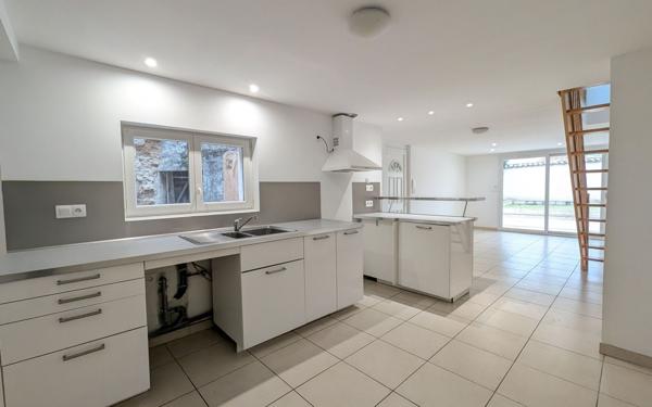 Appartement à vendre    3 pièces • 81 m2 Miribel