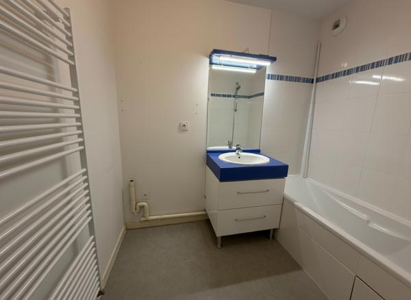 Appartement récent - T3 - plein centre de  Joue Les Tours