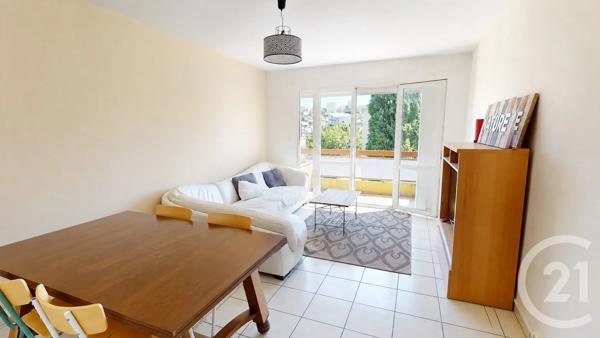 Appartement T4 à vendre  4 pièces - 80,67 m 2   RODEZ  - 12