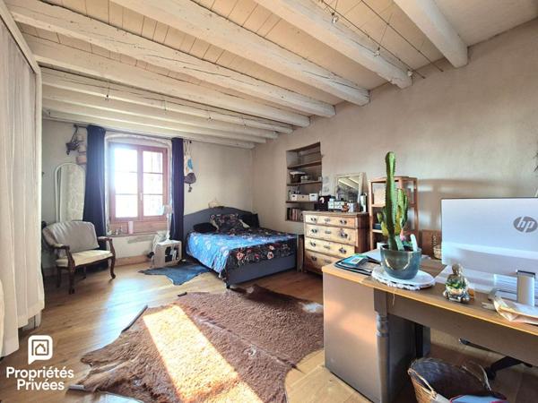 Maison en pierre rénovée - 4 ch - Jardin clos - Garage - Pays de Gex