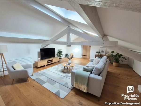 Maison en pierre rénovée - 4 ch - Jardin clos - Garage - Pays de Gex