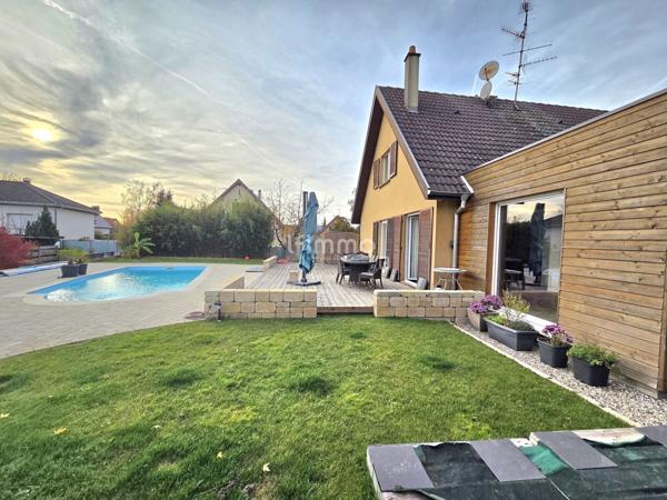 Belle maison 150M² 5 chambres avec piscine .