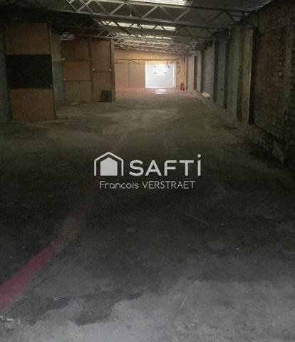 maison atypique de 125 m2 avec garage attenant , grand hangar  et jardin