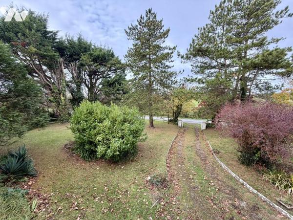 Maison avec grand terrain proche bourg de Portbail 