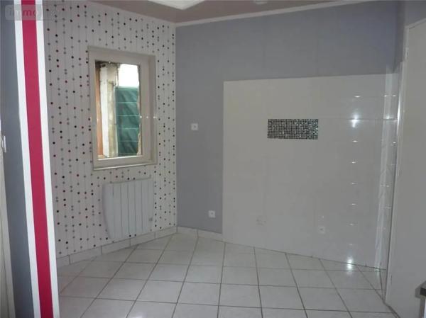 Location - Maison La Baconnière 53240 2 pièces 40 m 2 100 m 2