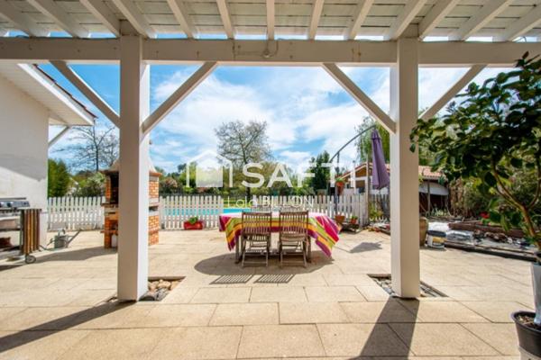 Villa de 5 chambres avec piscine