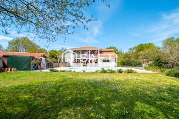 Villa de 5 chambres avec piscine