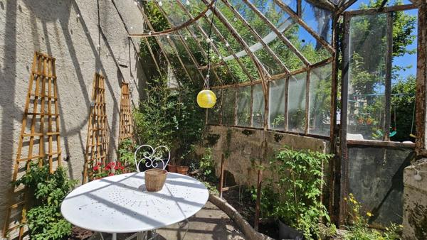 Maison de caractère rénovée - 6 chambres - Jardin clos - Centre-ville de Barbezieux