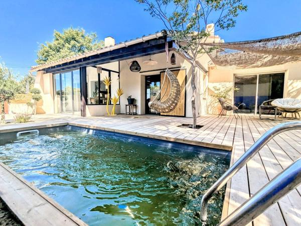 Très belle villa dans le village avec jardin et bassin