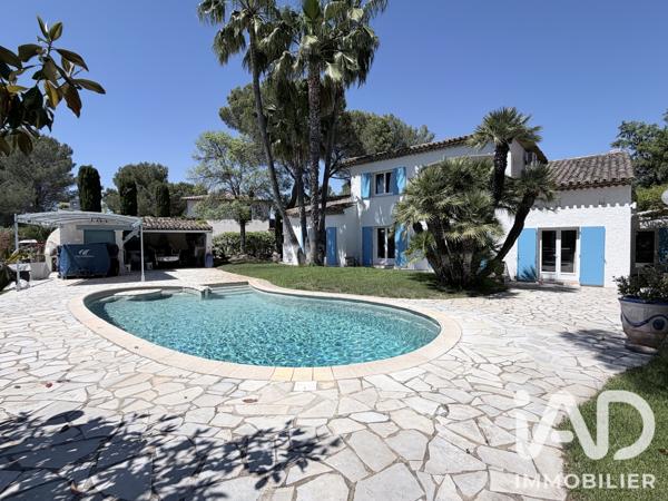 Maison à vendre 6 pièces 217 m² Fréjus