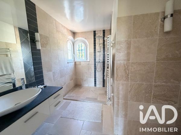 Maison à vendre 6 pièces 217 m² Fréjus